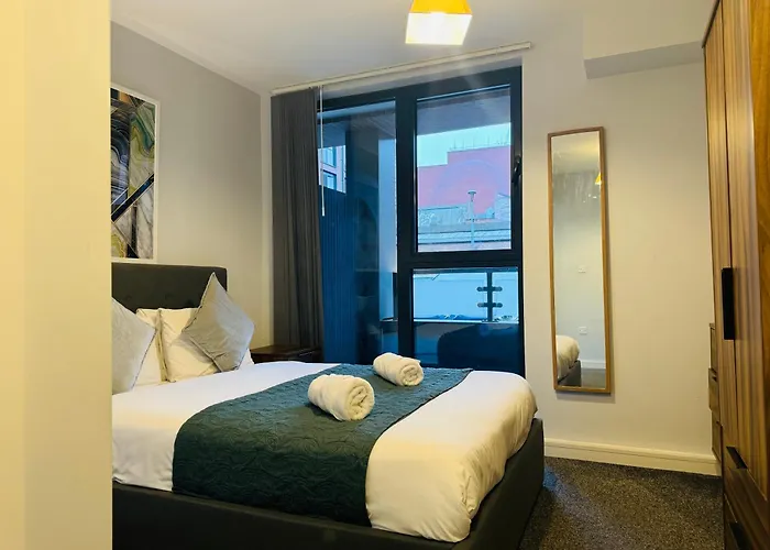 Luxury 2Br Apartment Prime Birmingham Location