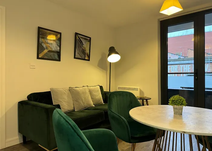 Luxury 2Br Apartment Prime Birmingham Location